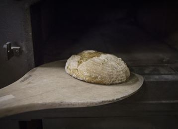 Brotbacken am Bauernhof