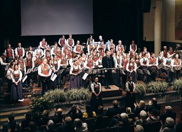 Ein Hall - Zwei Orchester