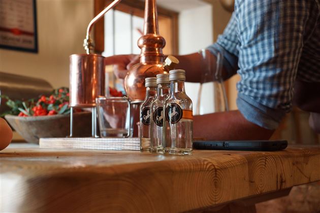 Schnaps Destillerie Absam Bogner