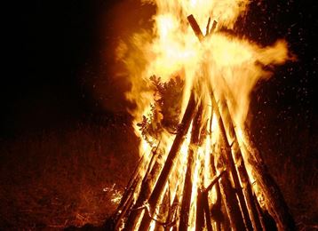 Sonnwendfeuer am Glungezer