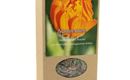 Un bel emballage pour le thé aux herbes avec une fleur orange éclatante à l'avant. Le thé provient de l'agriculture biologique contrôlée.