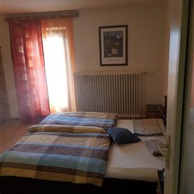 Apartment, shower or bath, toilet, 1 bed room