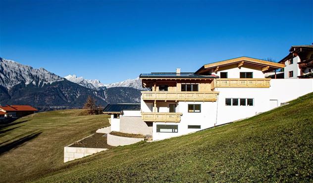 Ausblick auf die Tiroler Bergwelt Urlaub in Tirol