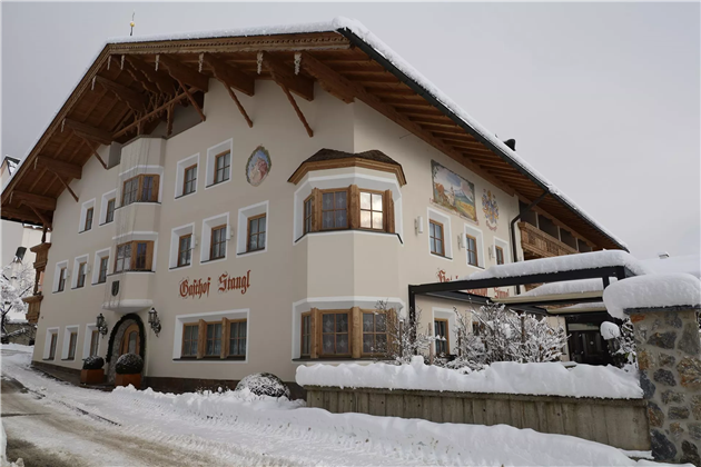 Hotel Stangl, Aussenansicht Winter