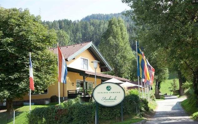 Schloss-Camping Aschach in Volders, Tirol