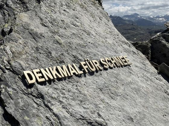 Denkmal für Schnee