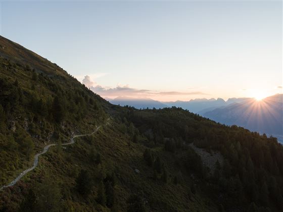 Der aussichtsreiche Zirbenweg - Wandergenuss auf 2000 Meter Seehöhe