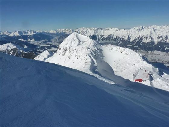 Glungezer-SkitourenHütte mit Sonnenspitze