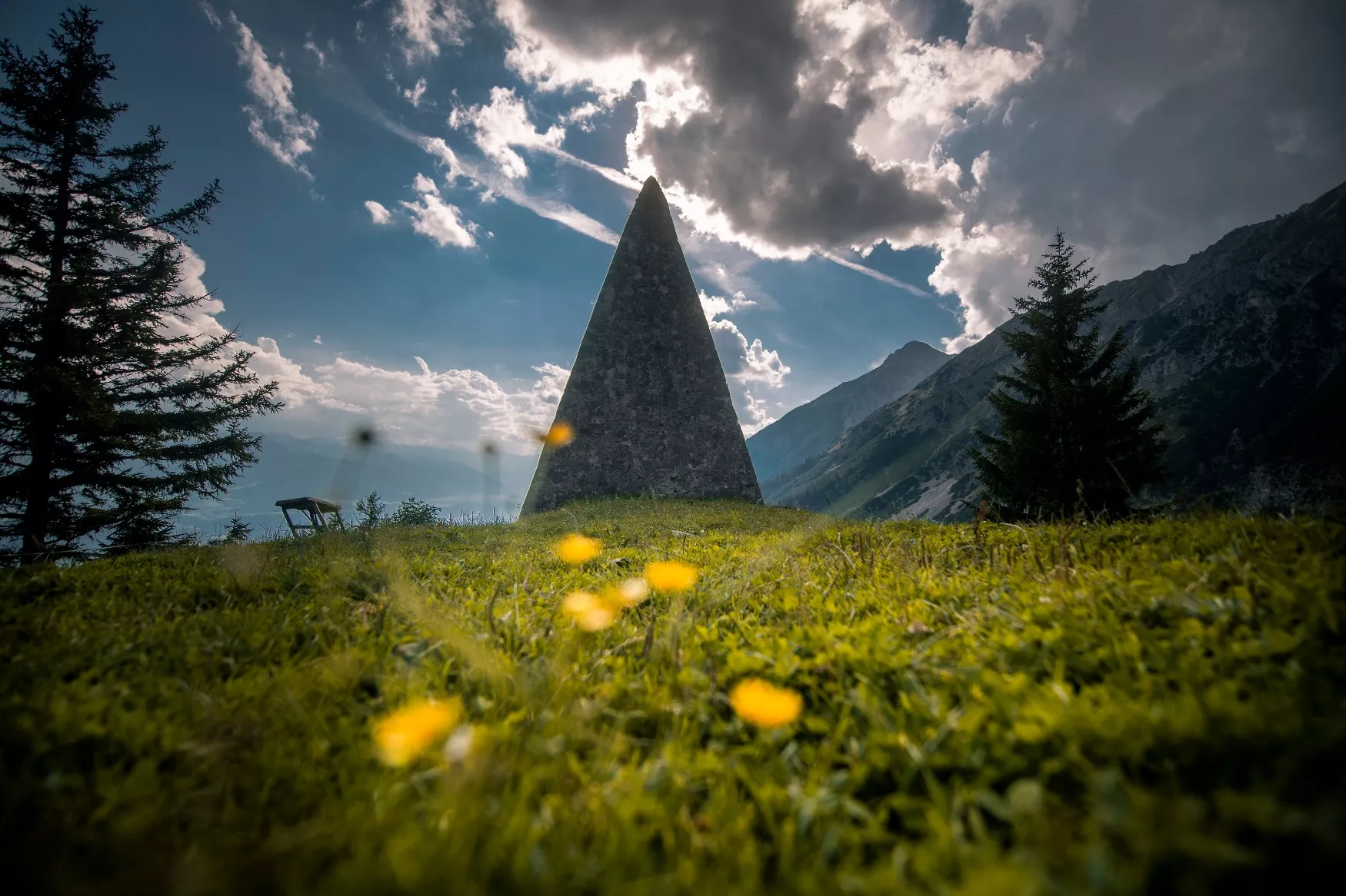Über die Thaurer Alm zum Törl und in das Halltal