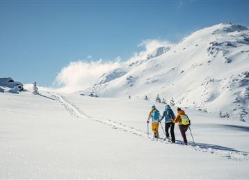 Snowshoeing up to the Glungezerhut