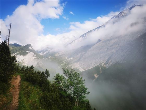 schöner Höhenweg Richtung St. Magdalena