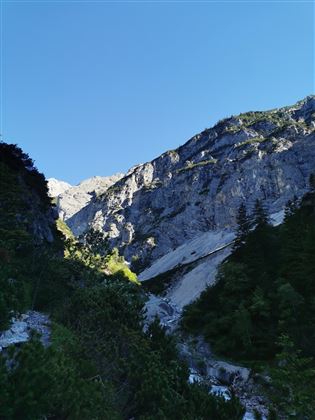 Zum Alpengasthaus St. Magdalena im Halltal
